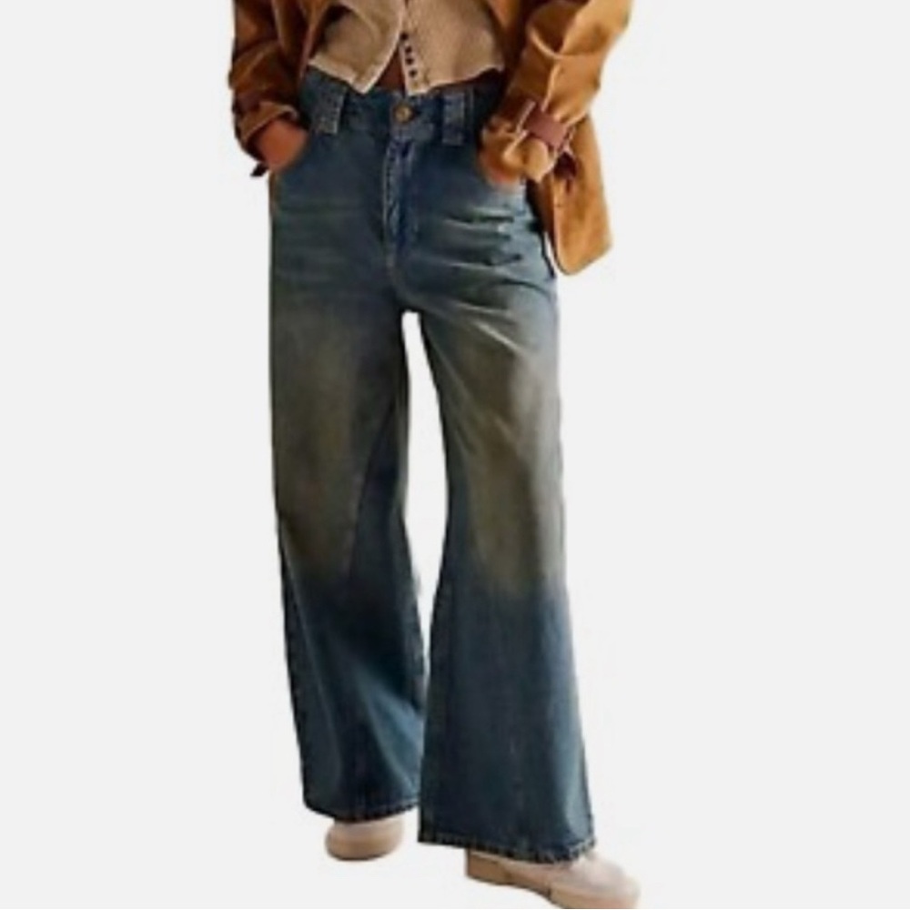 🌸FP chill vibe Worn 2 hours Classic Blue Women's Jeans tags off - Picture 2 of 5